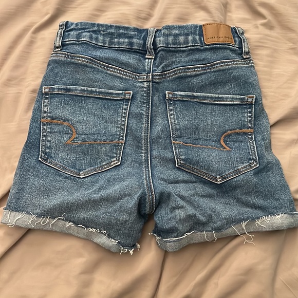 American Eagle Curvy Mom Short - Picture 2 of 3